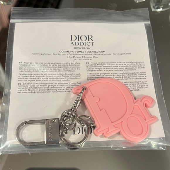 Dior Addict Rosy Glow Scented Keychain - Picture 2 of 3